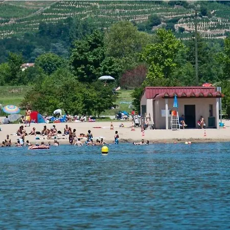 Les De Dağ evi Condrieu